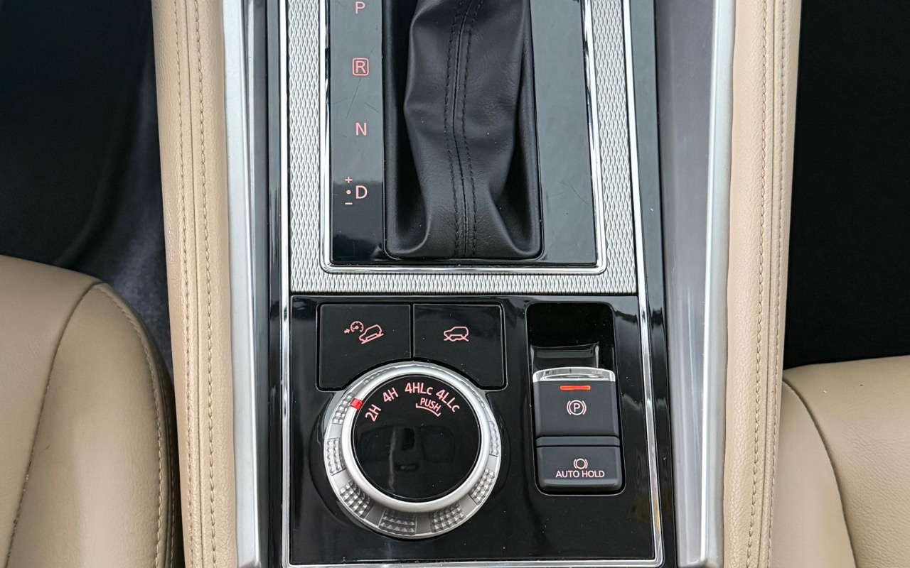 imagem-https://www.socarrao.com.br/sc-vehicle-images-prod/1978145/1780686658834-NzE4YmE2MWYtM2MxZi00Nzg4LWIwMjYtNzQyMzQ3NDZmMDVjLmpwZWc.jpeg