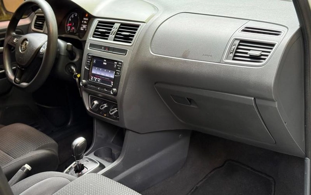 imagem-https://www.socarrao.com.br/sc-vehicle-images-prod/1978296/1785249346599-7731041_15_B_64e5582ada.jpeg