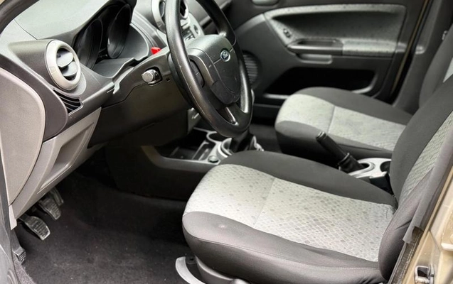 imagem-https://www.socarrao.com.br/sc-vehicle-images-prod/1978388/1781024308211-7677098_16_B_a48e910ce4.jpeg