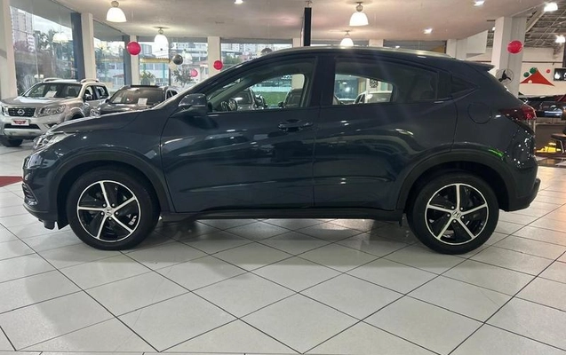imagem-https://www.socarrao.com.br/sc-vehicle-images-prod/1978567/1788043409240-8159676_7_B_b309d837c9.jpeg