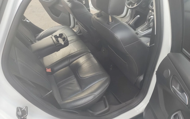 imagem-https://www.socarrao.com.br/sc-vehicle-images-prod/1978668/1780689107410-MTc4MDY4OTA3NTQzMjIxMTY4ODc1NTg0ODk4MDM5NzcuanBn.jpg