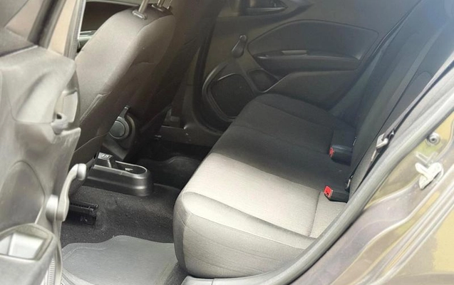 imagem-https://www.socarrao.com.br/sc-vehicle-images-prod/1979161/1787767060209-8022873_9_B_0039074b26.jpeg