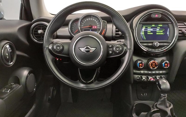 imagem-https://www.socarrao.com.br/sc-vehicle-images-prod/1979295/1787845126729-8157366_10_B_9f4b2569d3.jpeg