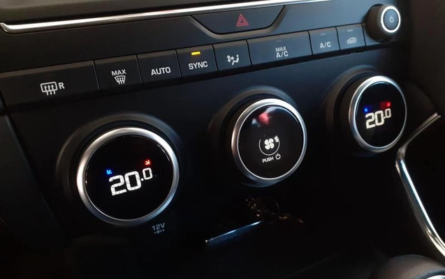 imagem-https://www.socarrao.com.br/sc-vehicle-images-prod/1979596/1789650018384-8160225_17_B_1d197cb72c.jpeg