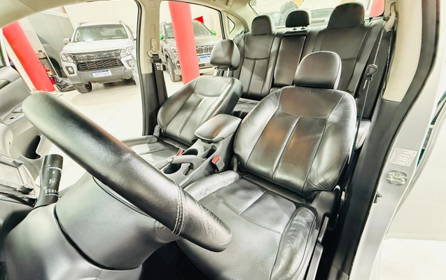 imagem-https://www.socarrao.com.br/sc-vehicle-images-prod/1979781/1780693011523-003_8bd8b98b9417f9b84d6eab780a76fed6.jpeg