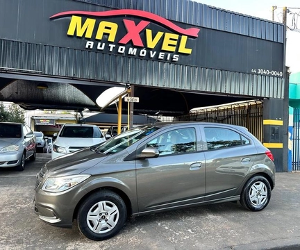 Chevrolet Onix 2015 Cinza — foto 1 de 3