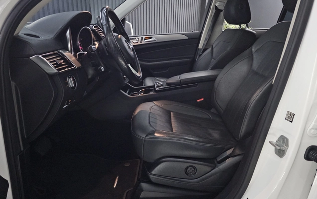imagem-https://www.socarrao.com.br/sc-vehicle-images-prod/1981394/1789170155263-003_2b5c06abfa984f320e384a4d61e7c17e.jpg