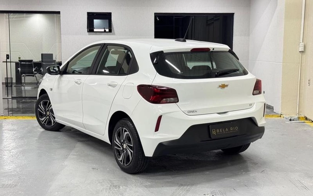 imagem-https://www.socarrao.com.br/sc-vehicle-images-prod/1982940/1789137906673-8154527_0_B_08d9721a66.jpeg