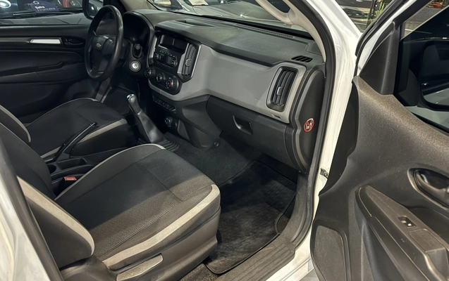 imagem-https://www.socarrao.com.br/sc-vehicle-images-prod/1984979/1780720484656-8_094637.jpg