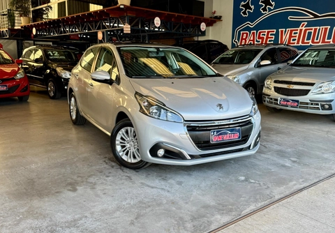 Peugeot 208 2017 Prata — foto 1 de 3