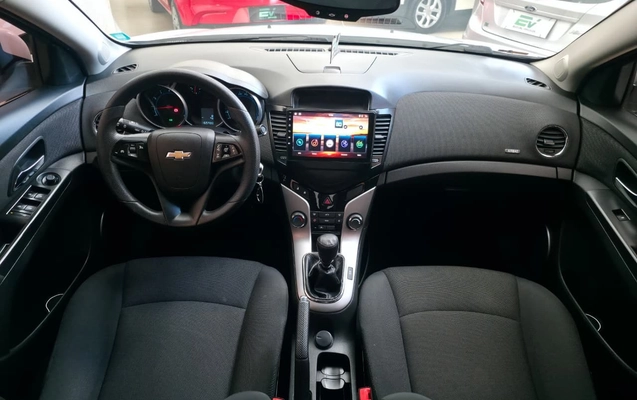 imagem-https://www.socarrao.com.br/sc-vehicle-images-prod/1990699/1785867285193-1575518d-2ec9-4e69-a631-26f85e46327c.jpg