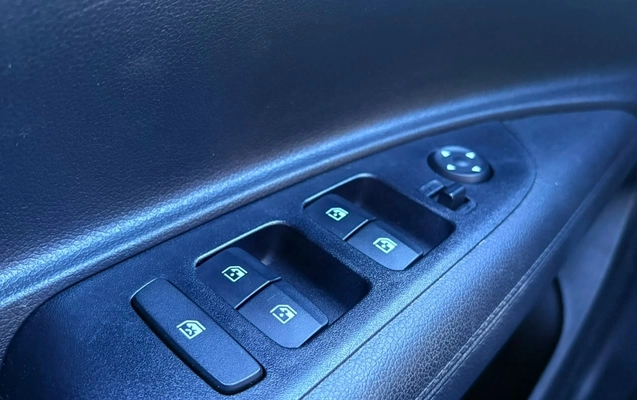 imagem-https://www.socarrao.com.br/sc-vehicle-images-prod/1990751/1780754649869-V2hhdHNBcHAgSW1hZ2UgMjAyNi0wNi0wNiBhdCAxMC4xMi4zNS5qcGVn.jpeg