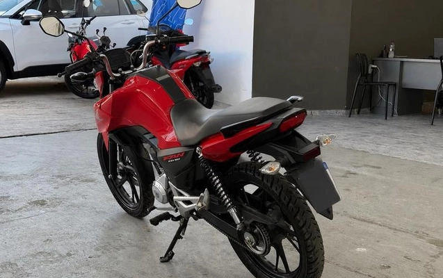 imagem-https://www.socarrao.com.br/sc-vehicle-images-prod/1991011/1785848278325-8153940_8_B_70437f2221.jpeg