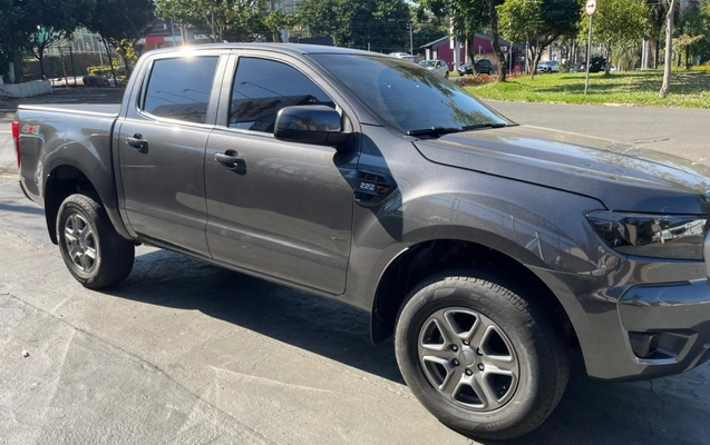 imagem-https://www.socarrao.com.br/sc-vehicle-images-prod/1991225/1785792765848-KTp3eMvqPheGh6TFuCKvyu9ae0QXW2Cr.jpg