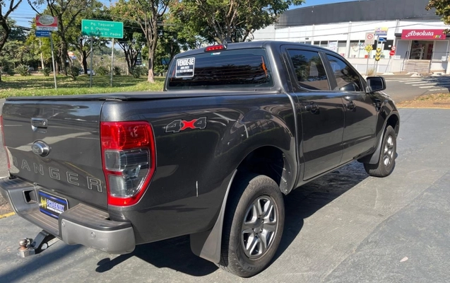 imagem-https://www.socarrao.com.br/sc-vehicle-images-prod/1991225/1785792765852-GdwynUfb0eVfTzzTMxdHKCFzWXpbCV4V.jpg