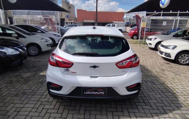 imagem-https://www.socarrao.com.br/sc-vehicle-images-prod/1999884/1780893233604-SU1HXzkzMzQuanBlZw.jpeg