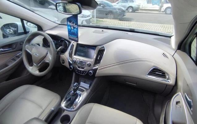 imagem-https://www.socarrao.com.br/sc-vehicle-images-prod/1999884/1780893233924-SU1HXzkzMzkuanBlZw.jpeg