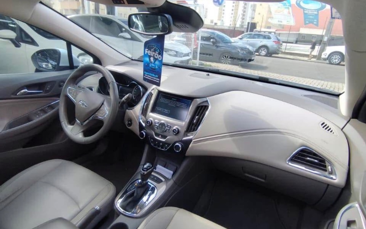 imagem-https://www.socarrao.com.br/sc-vehicle-images-prod/1999884/1780893234105-SU1HXzkzNDEuanBlZw.jpeg
