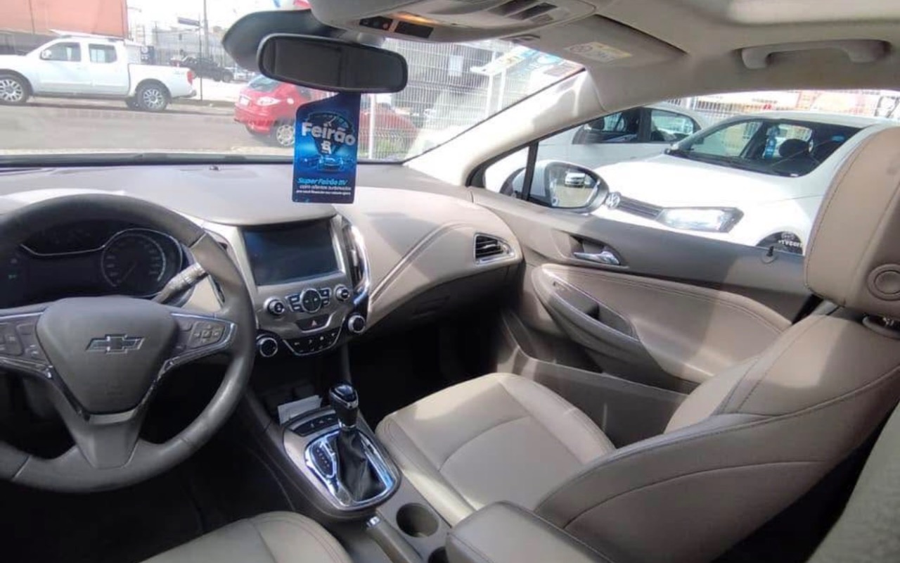 imagem-https://www.socarrao.com.br/sc-vehicle-images-prod/1999884/1780893234184-SU1HXzkzNDIuanBlZw.jpeg