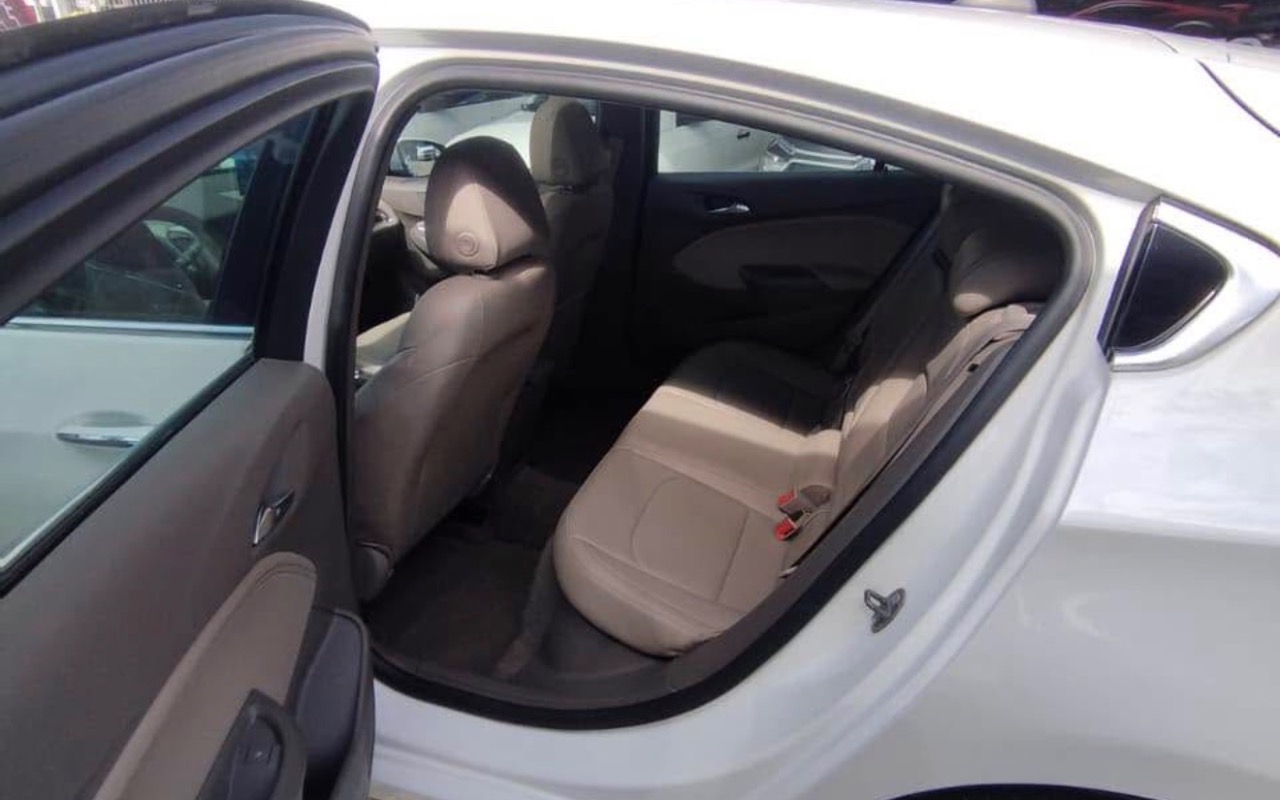 imagem-https://www.socarrao.com.br/sc-vehicle-images-prod/1999884/1780893234242-SU1HXzkzNDMuanBlZw.jpeg