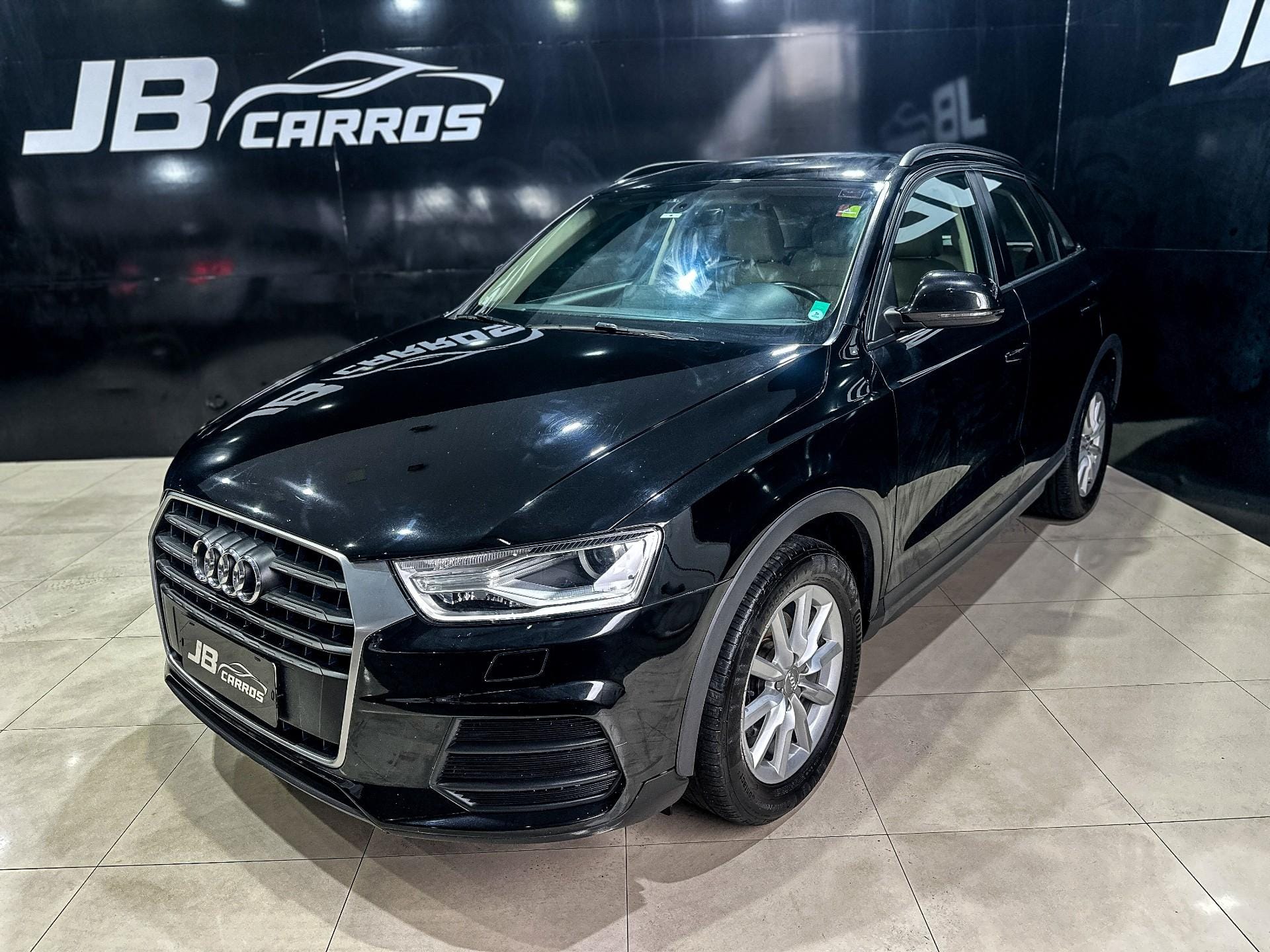 Audi Q3 1.4 TFSI/TFSI Flex S-tronic 5p na cor Preto em Florianópolis / SC - 20027