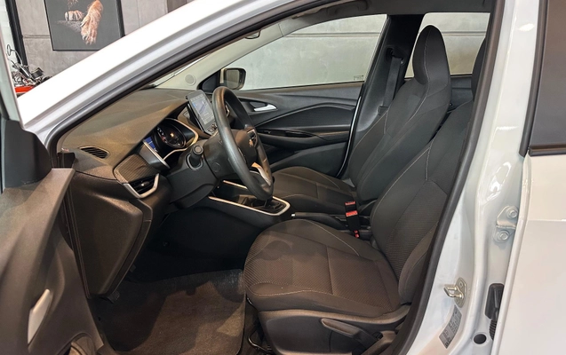imagem-https://www.socarrao.com.br/sc-vehicle-images-prod/2005389/1784665708630-33428440fcc6439489a328c060362708_1780669761212.jpg