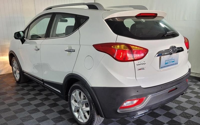 imagem-https://www.socarrao.com.br/sc-vehicle-images-prod/2007293/1788370665895-8164191_16_B_77df34ecd1.jpeg