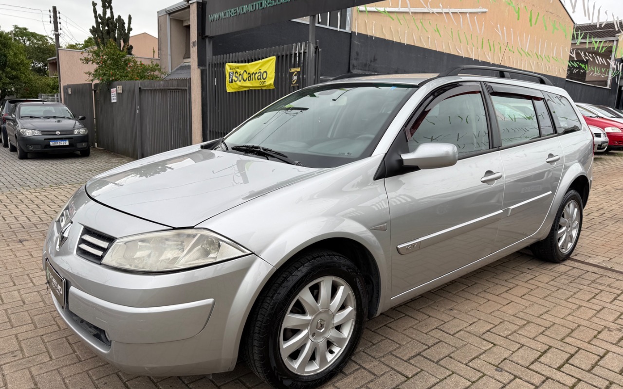 Renault Megane Grand Tour Dynam. Hi-Flex 1.6 16V na cor Cinza em Curitiba / PR - 20073