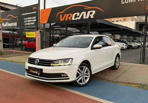 Volkswagen Jetta 2017 Branco — foto 1 de 3