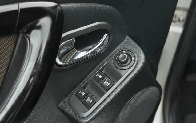 imagem-https://www.socarrao.com.br/sc-vehicle-images-prod/2008266/1789387848848-8162064_12_B_f9ab29356f.jpeg