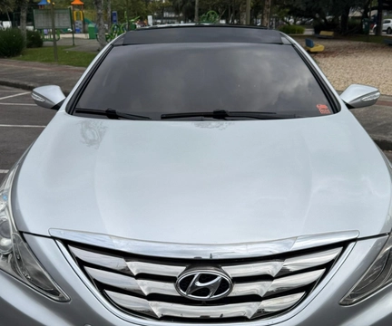 Hyundai Sonata 2012 Prata — foto 1 de 3
