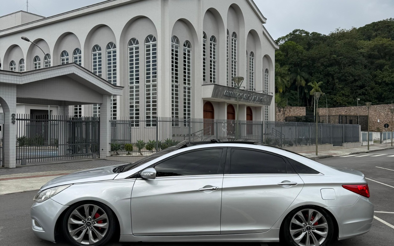 imagem-https://www.socarrao.com.br/sc-vehicle-images-prod/2008342/1780934681680-bW90aW9uX3Bob3RvXzIwNTAyNzI4NzIwNDkxNjY3MzQuanBn.jpg