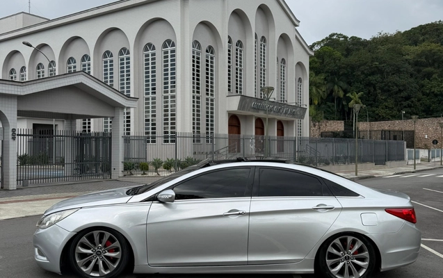 imagem-https://www.socarrao.com.br/sc-vehicle-images-prod/2008342/1780934681680-bW90aW9uX3Bob3RvXzIwNTAyNzI4NzIwNDkxNjY3MzQuanBn.jpg