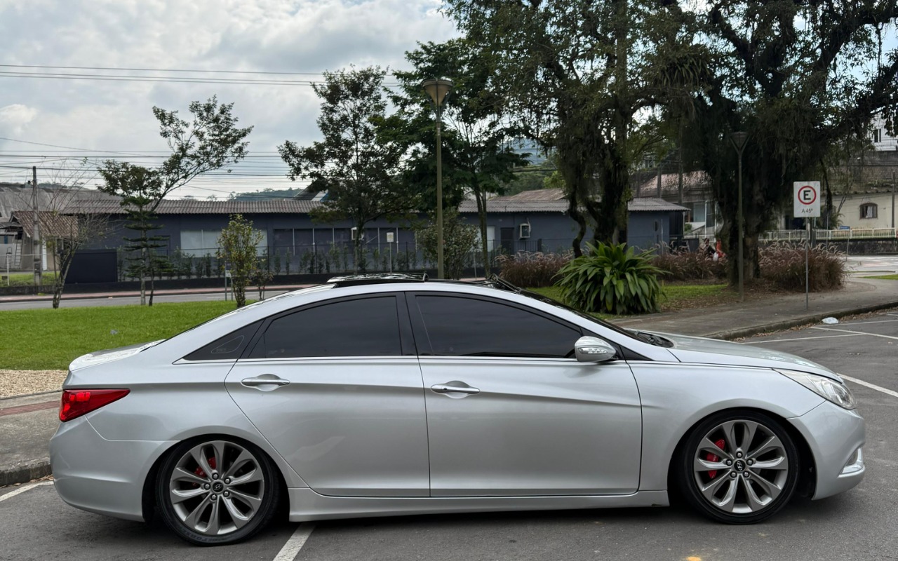 imagem-https://www.socarrao.com.br/sc-vehicle-images-prod/2008342/1780934682381-bW90aW9uX3Bob3RvXzU3NzEwOTQ2MzYzOTE1Mzc1NjcuanBn.jpg