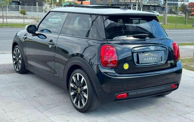 imagem-https://www.socarrao.com.br/sc-vehicle-images-prod/2009020/1787929404132-8163719_2_B_703dde5d54.jpeg