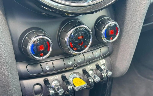 imagem-https://www.socarrao.com.br/sc-vehicle-images-prod/2009020/1787929404146-8163719_11_B_0d529ee8f3.jpeg