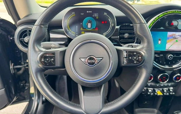 imagem-https://www.socarrao.com.br/sc-vehicle-images-prod/2009020/1787929404150-8163719_15_B_8014e4e67a.jpeg