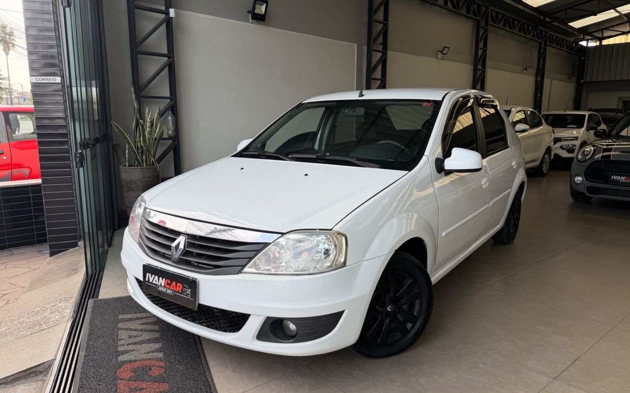 Renault Logan Expression Hi-Flex 1.6 8V 4p na cor Branco no Porto Alegre / RS - 2009424