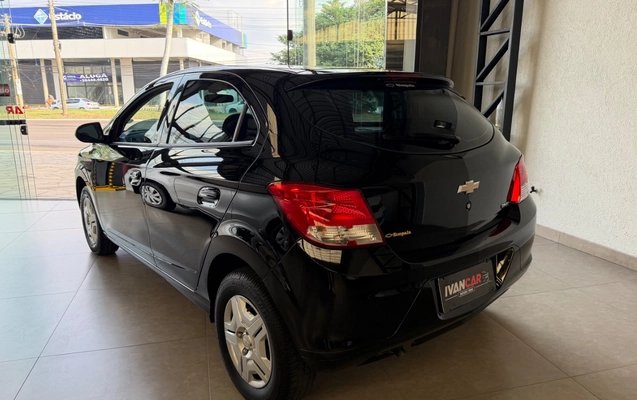 imagem-https://www.socarrao.com.br/sc-vehicle-images-prod/2009436/1780938980803-SU1HXzU2NDIuanBlZw.jpeg