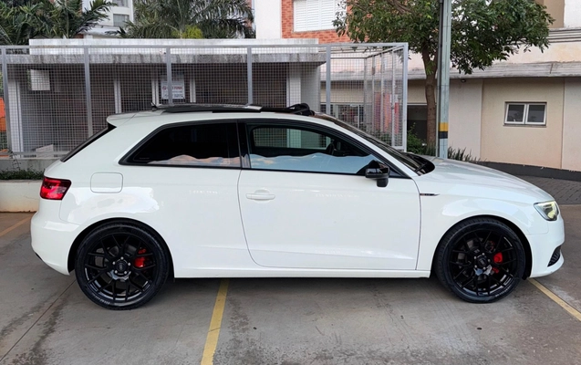 imagem-https://www.socarrao.com.br/sc-vehicle-images-prod/2009792/1780940282329-MTAwMDQ3Njk2OS5qcGc.jpg