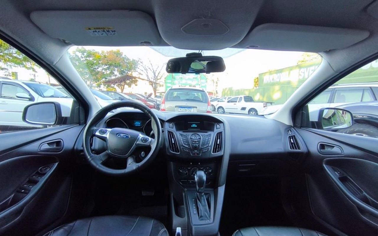 imagem-https://www.socarrao.com.br/sc-vehicle-images-prod/2010421/1780942585830-SU1HXzIwMjYwNTExXzE2NDQwNyAoQ29weSkuanBn.jpg