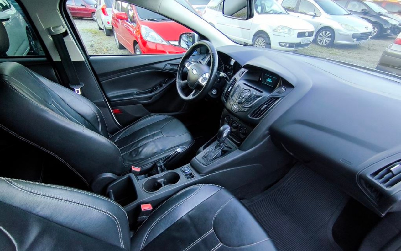imagem-https://www.socarrao.com.br/sc-vehicle-images-prod/2010421/1780942586490-SU1HXzIwMjYwNTExXzE2NDUyMSAoQ29weSkuanBn.jpg