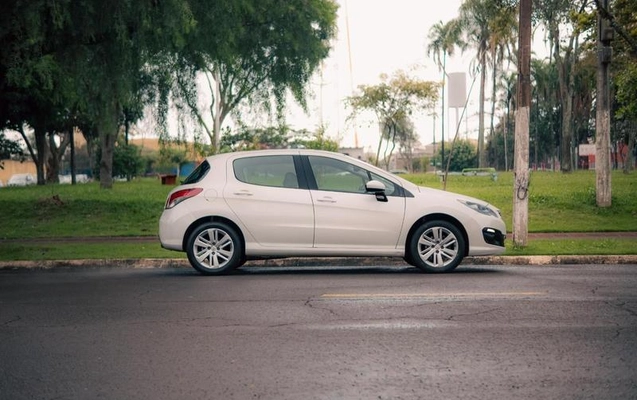 imagem-https://www.socarrao.com.br/sc-vehicle-images-prod/2010785/1782572696583-8025971_5_B_86ff8c160d.jpeg