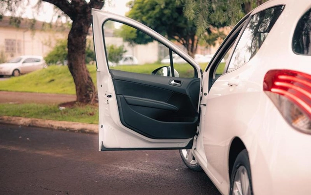 imagem-https://www.socarrao.com.br/sc-vehicle-images-prod/2010785/1782572696592-8025971_10_B_e897fa4767.jpeg