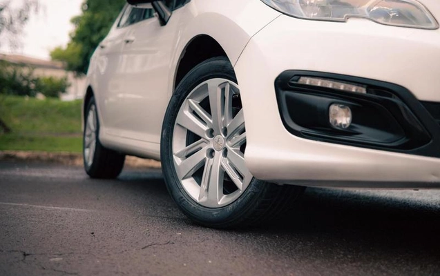 imagem-https://www.socarrao.com.br/sc-vehicle-images-prod/2010785/1782572696608-8025971_2_B_5a0f81c582.jpeg
