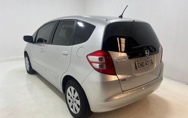 imagem-https://www.socarrao.com.br/sc-vehicle-images-prod/2010968/1780944730819-7685907_5_B_861b6a164a.jpeg