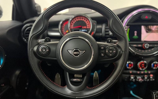 imagem-https://www.socarrao.com.br/sc-vehicle-images-prod/2010996/1781099479107-7920434_15_B_412c87c981.jpeg
