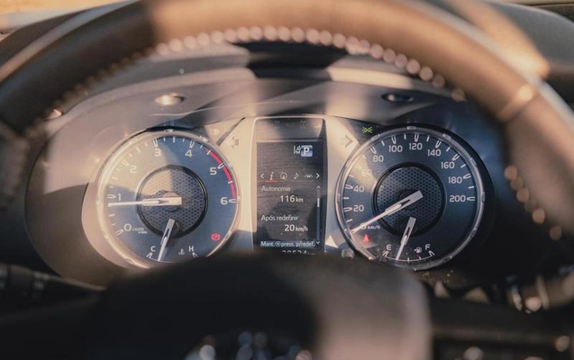 imagem-https://www.socarrao.com.br/sc-vehicle-images-prod/2011000/1781716683395-8110364_19_B_3faee857e9.jpeg