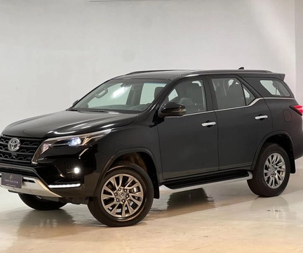 Toyota Hilux 4x2 2.8 Diesel 2021 Preto — foto 1 de 3
