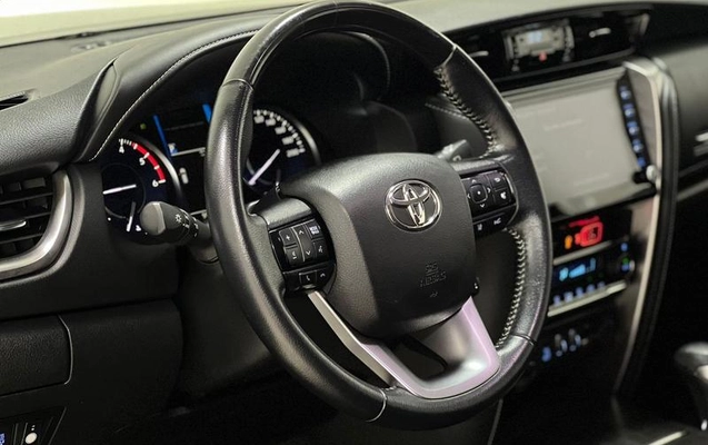 imagem-https://www.socarrao.com.br/sc-vehicle-images-prod/2011002/1781102325120-7988918_14_B_ce04be2cd0.jpeg